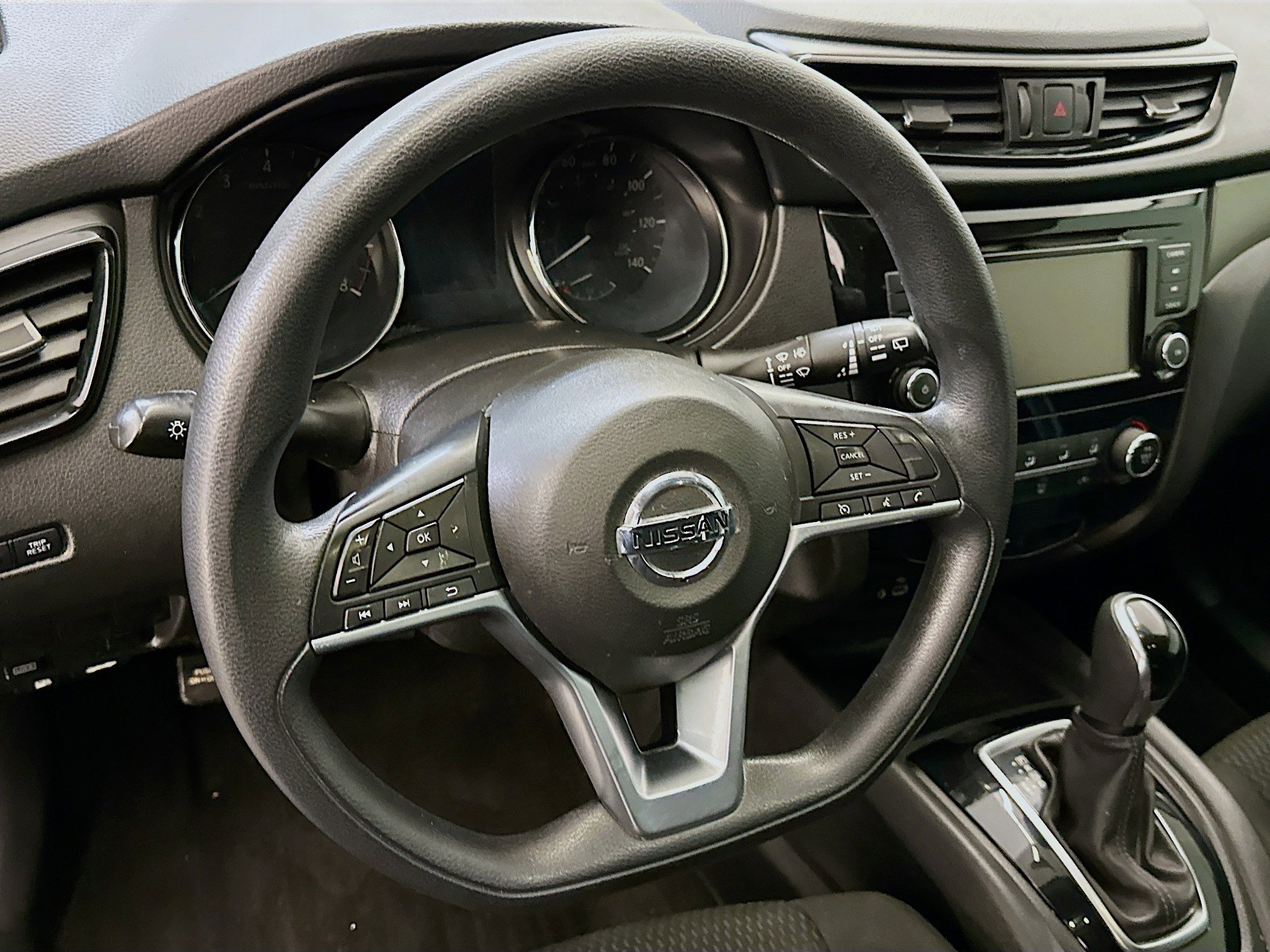 Used 2019 Nissan Rogue Sport S image 18