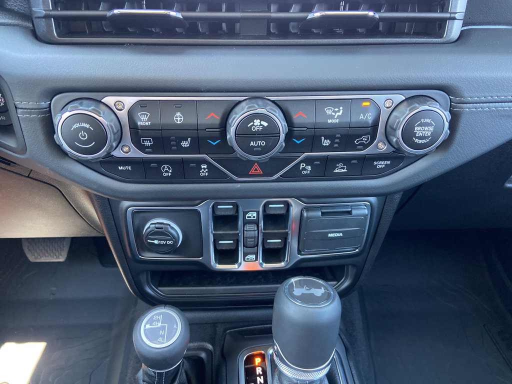 New 2025 Jeep Wrangler Sahara image 25