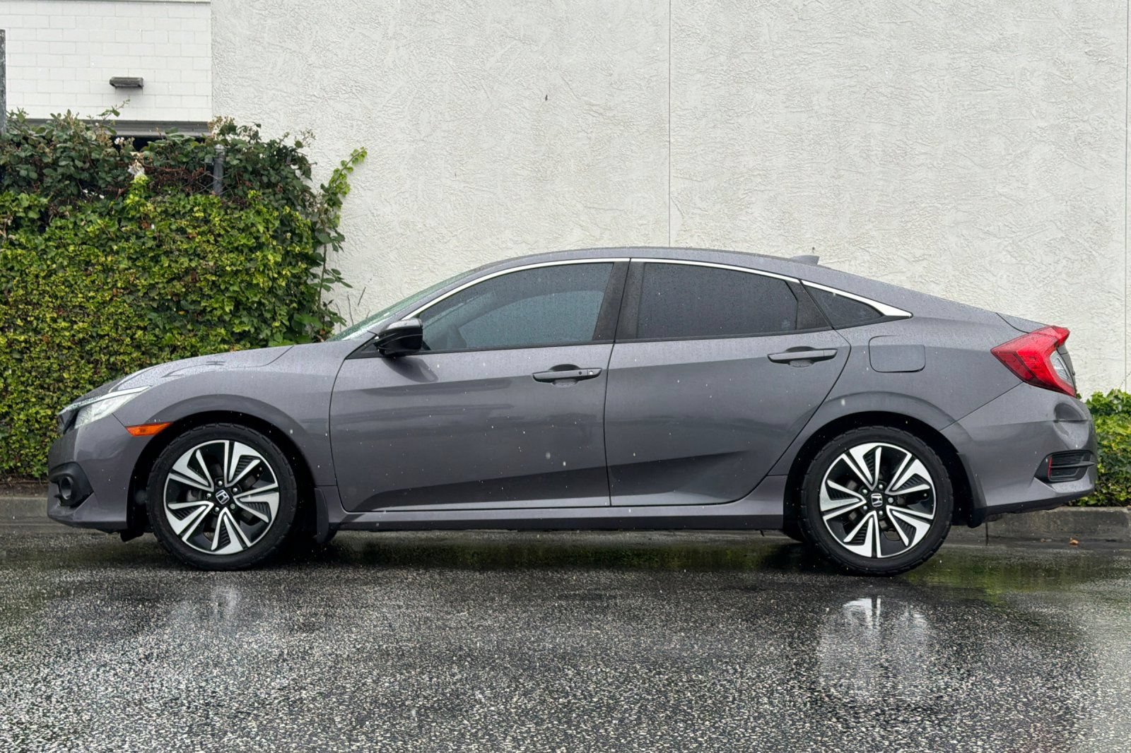 Used 2017 Honda Civic EX-T image 9