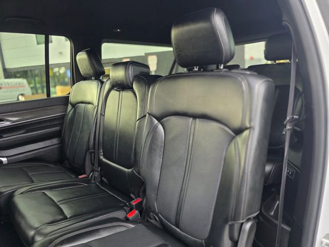 Used 2024 Jeep Wagoneer L Series II w/ Flexible Seating Group RWD image 17