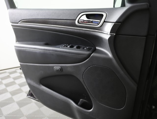 Used 2018 Jeep Grand Cherokee Limited image 25