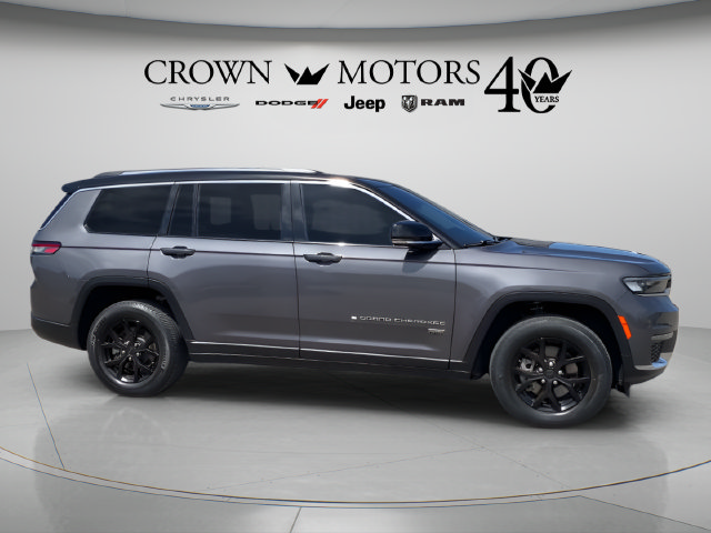 Used 2023 Jeep Grand Cherokee L Limited AWD/4WD image 4