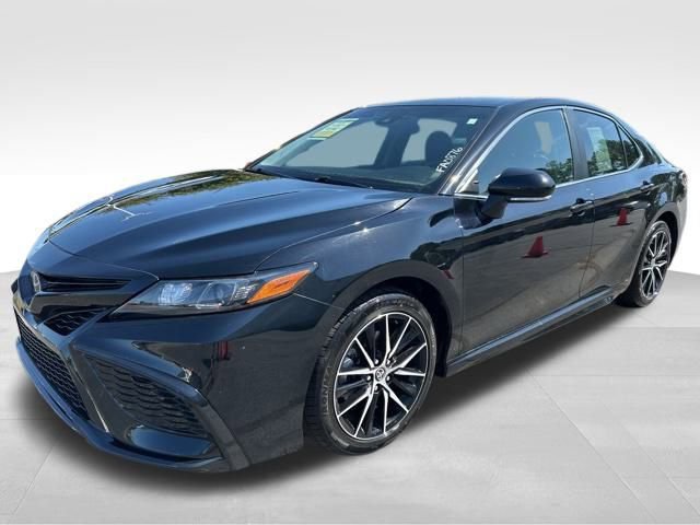 Used 2023 Toyota Camry SE