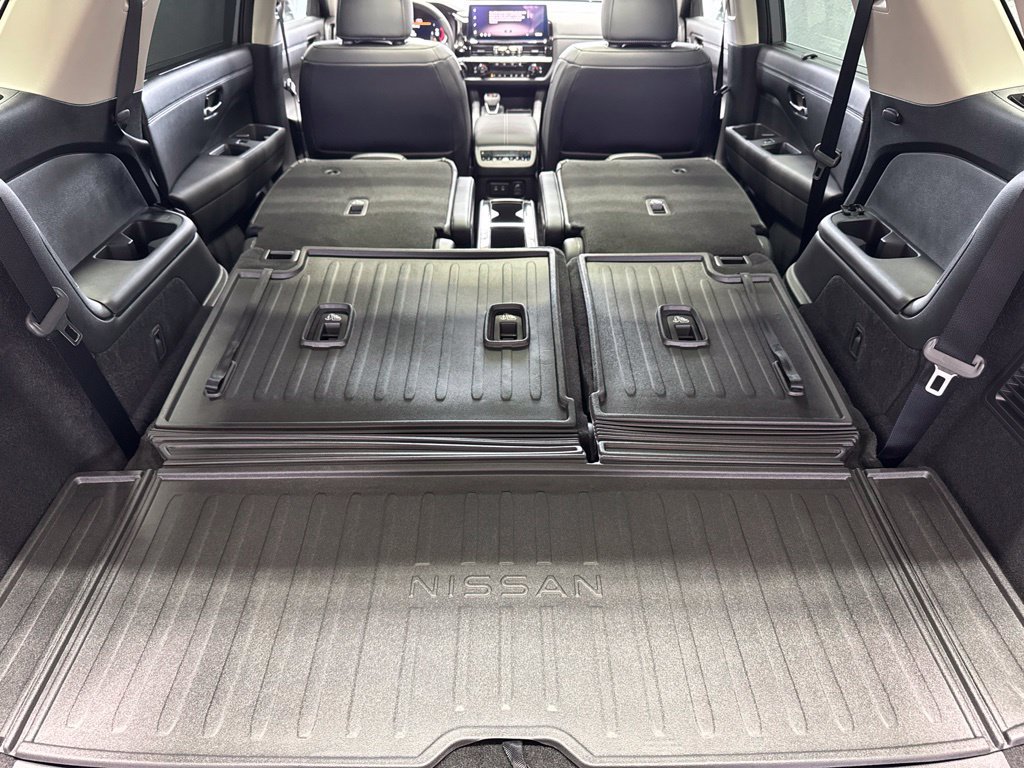New 2026 Nissan Pathfinder Platinum AWD/4WD image 31