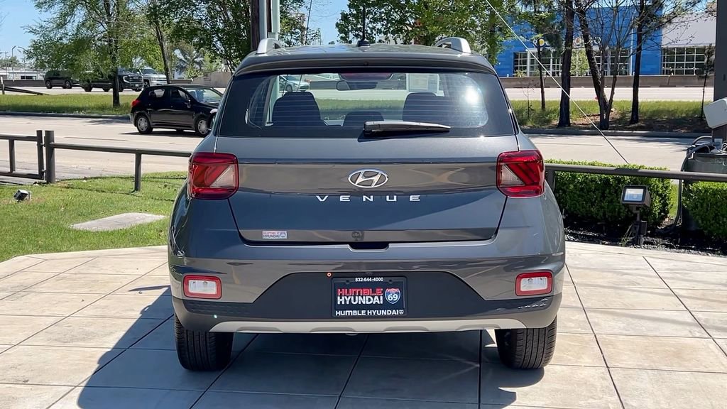 Used 2025 Hyundai Venue SEL image 19