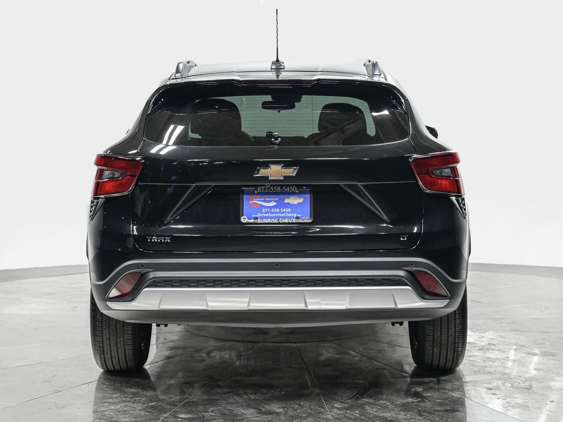 Used 2024 Chevrolet Trax LT w/ Driver Confidence Package FWD image 5