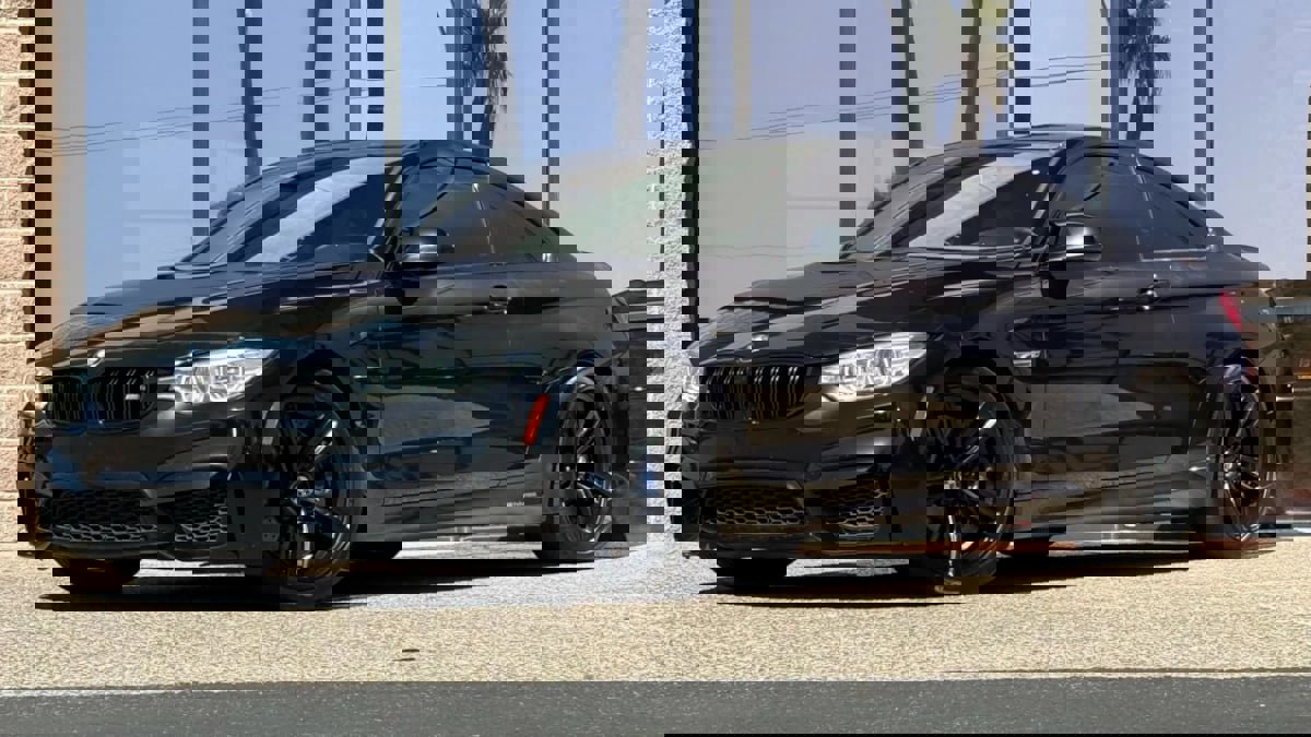 Used 2017 BMW M4 Coupe image 4