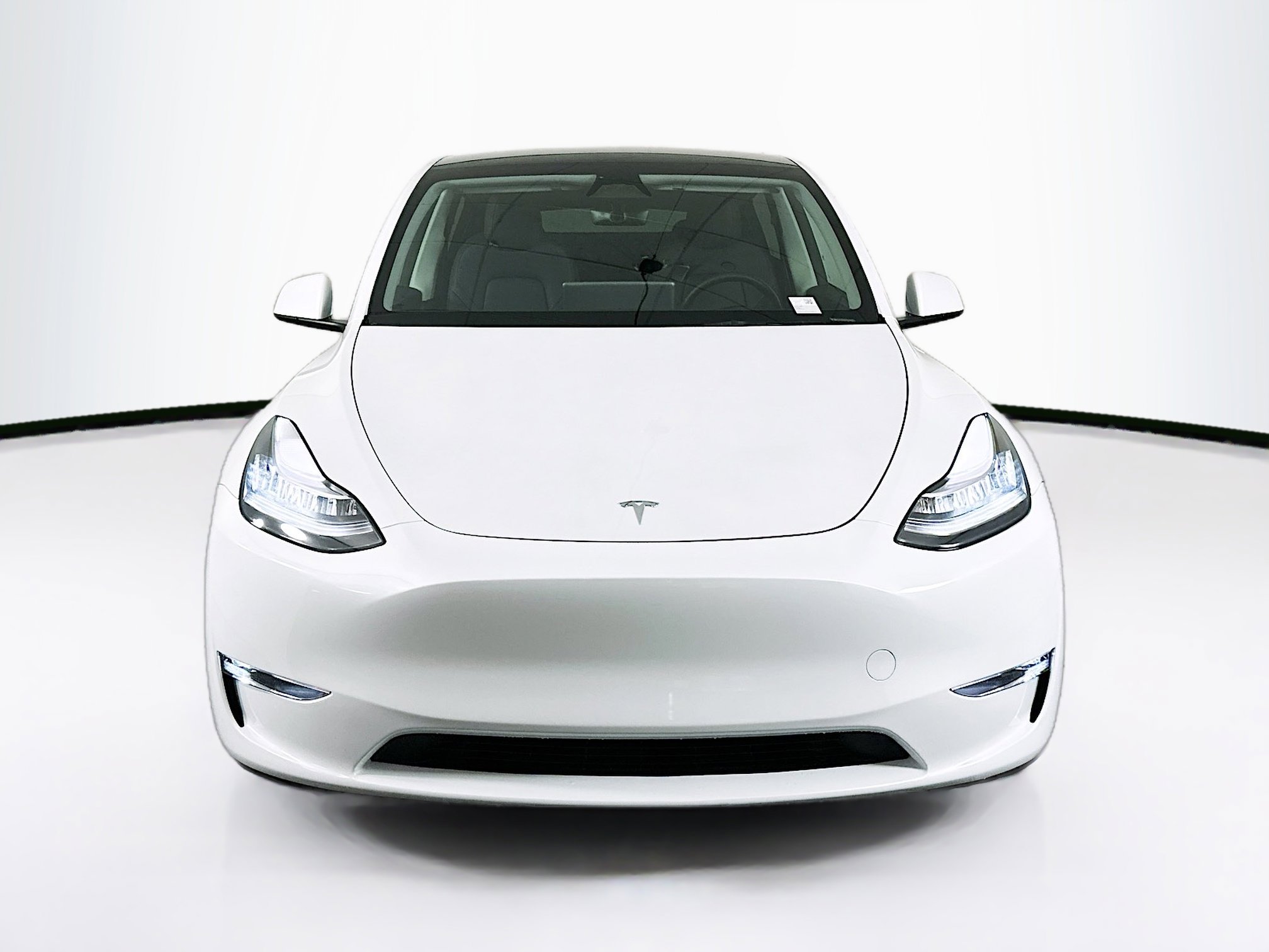 Used 2023 Tesla Model Y Long Range AWD/4WD image 2
