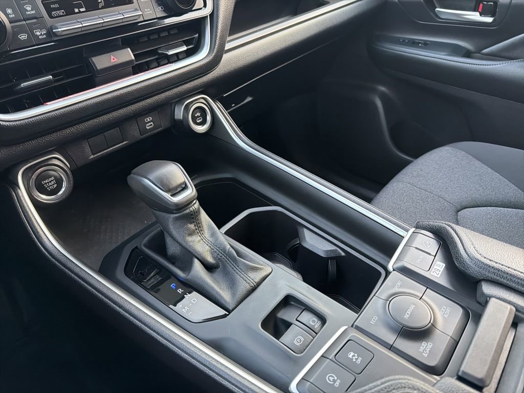 Used 2025 Toyota Grand Highlander AWD image 29