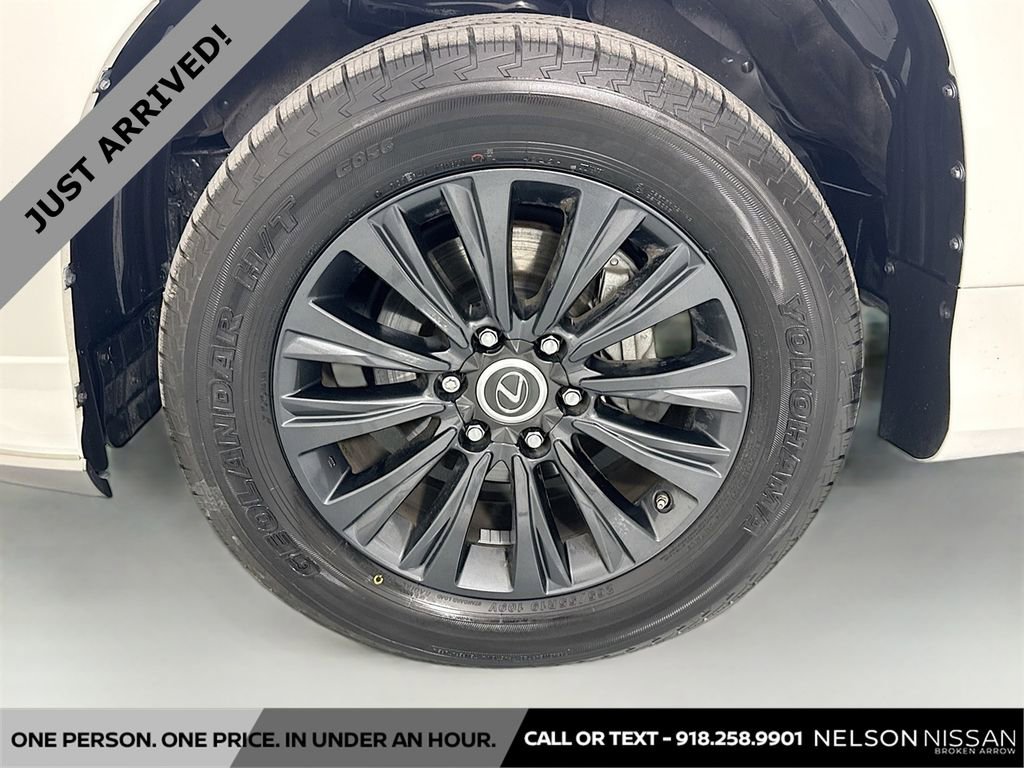 Used 2022 Lexus GX 460 Luxury w/ Sport Design Package image 33