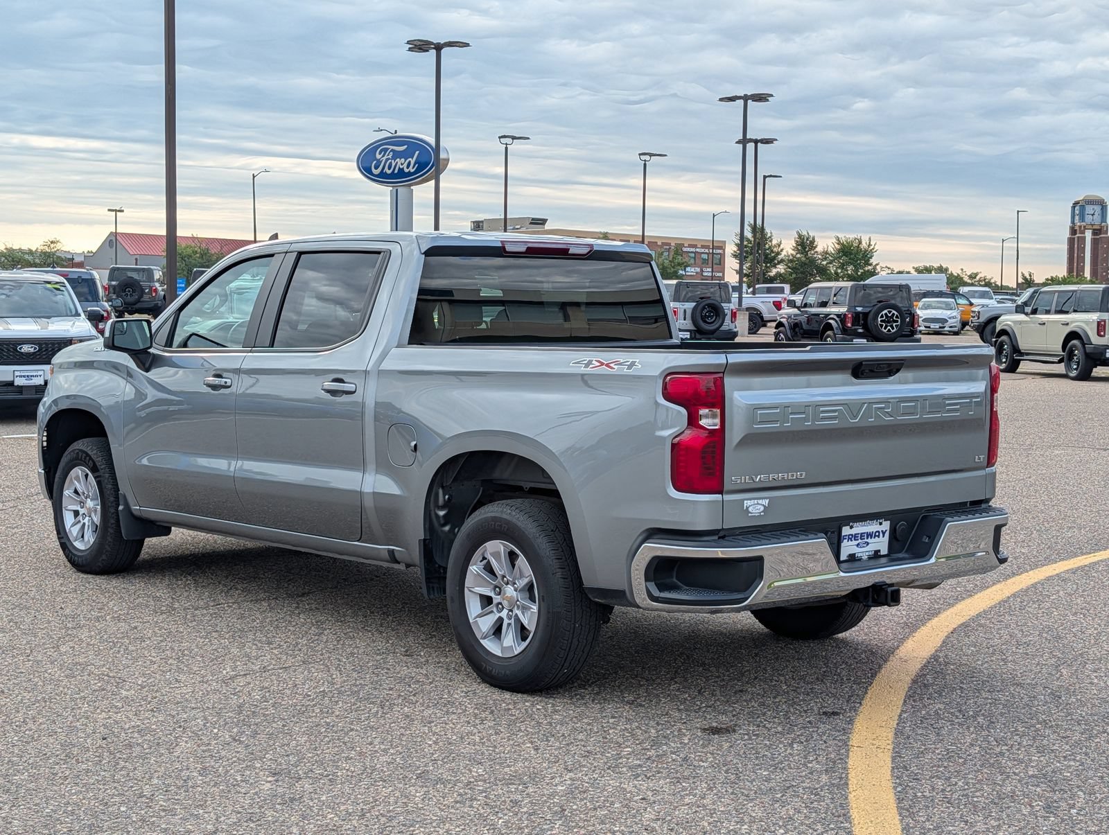 Used 2026 Chevrolet Silverado 1500 LT AWD/4WD image 3