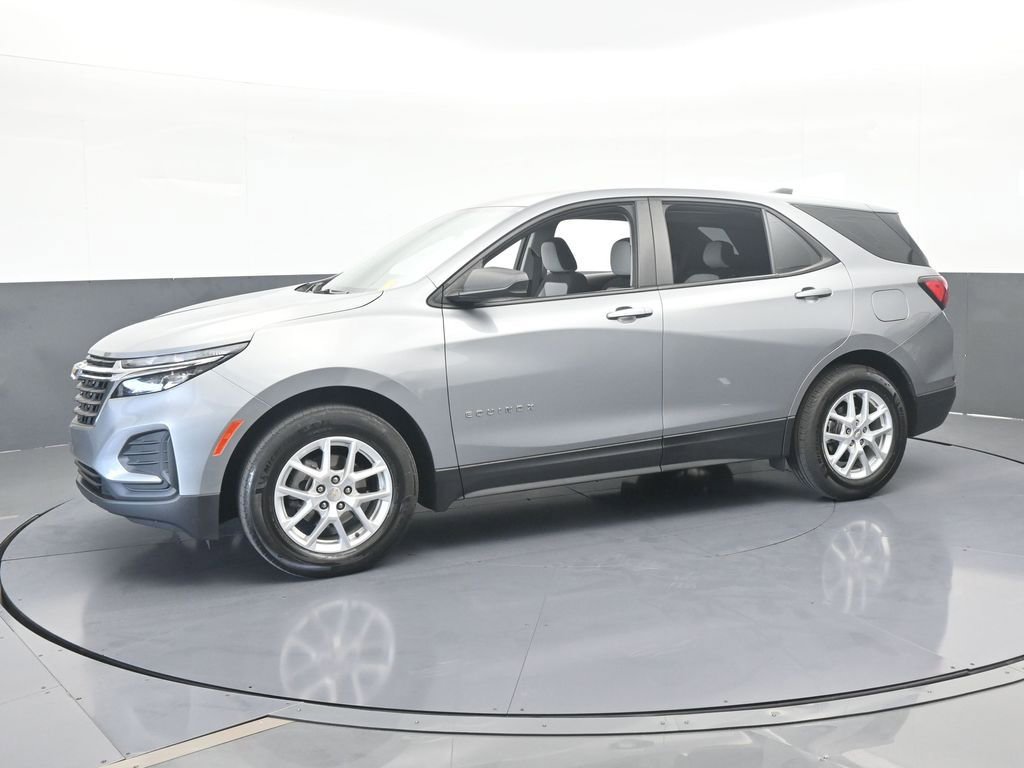 Used 2024 Chevrolet Equinox LS w/ Driver Confidence II Package image 2