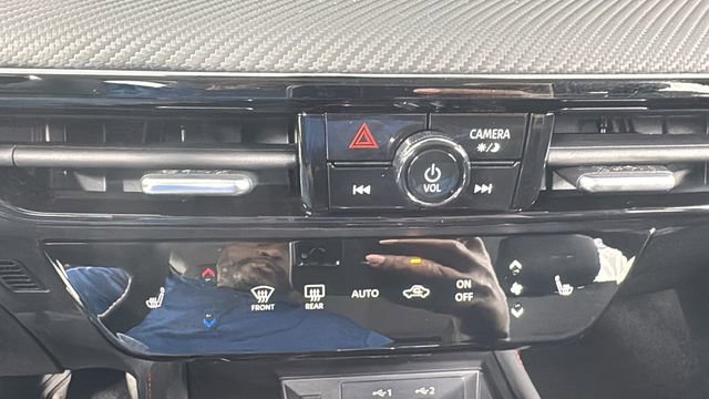 New 2026 Nissan Kicks SR w/ Cold Weather Package image 26