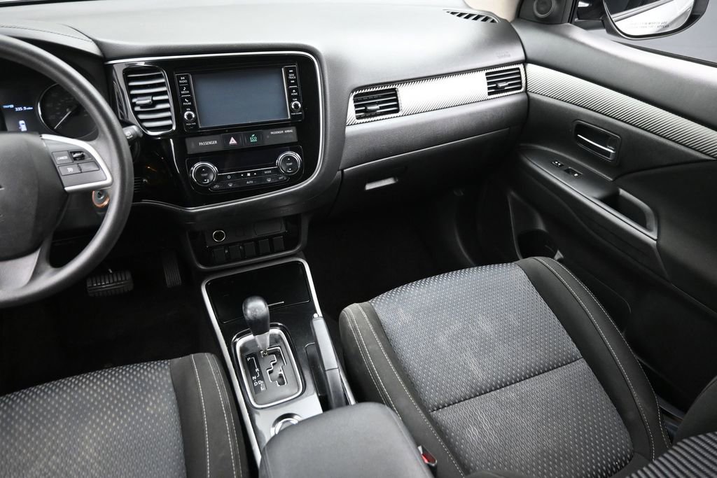 Used 2018 Mitsubishi Outlander ES AWD/4WD image 13