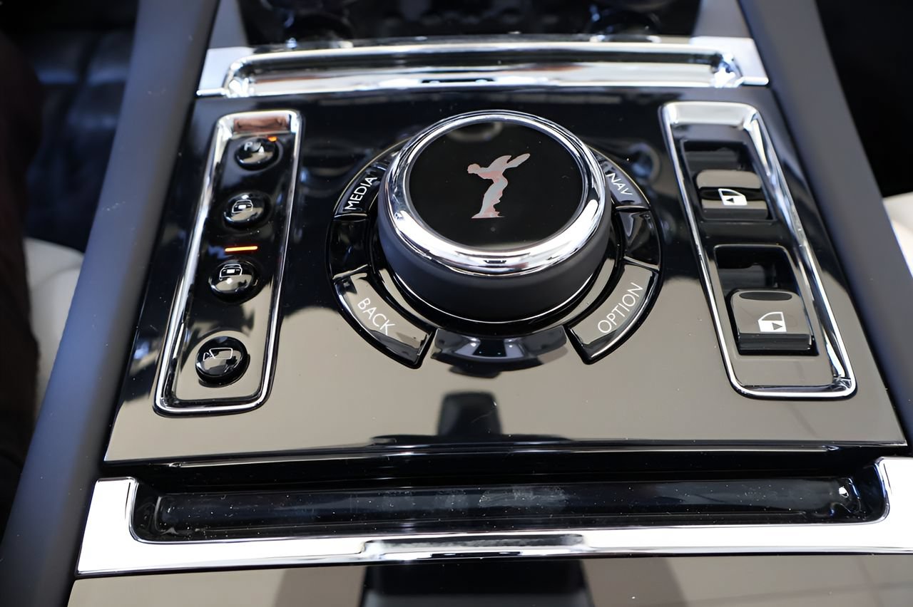 New 2027 Rolls-Royce Ghost AWD/4WD image 28