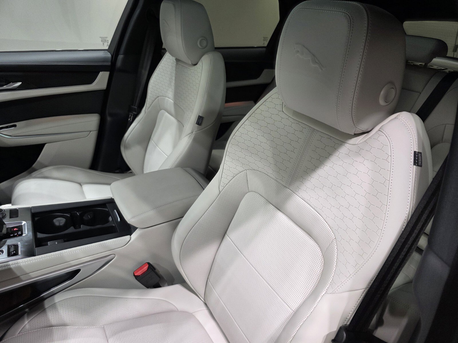 New 2026 Jaguar F-PACE R-Dynamic S AWD/4WD image 8