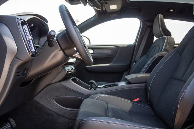 Used 2024 Volvo C40 P8 Recharge Plus w/ Climate Package image 18