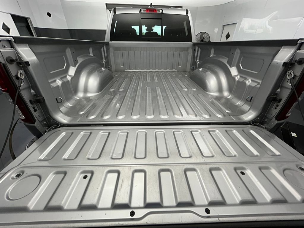 Used 2022 RAM 1500 Big Horn w/ Night Edition RWD image 40