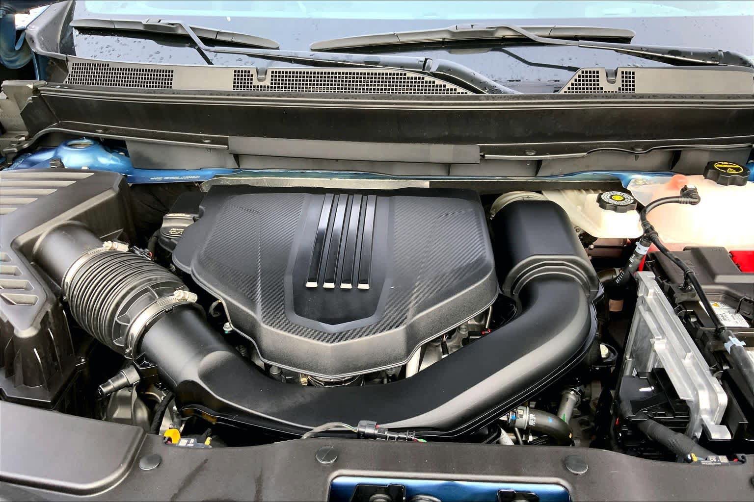 Used 2025 Chevrolet Traverse LT w/ Driver Confidence Package FWD image 31