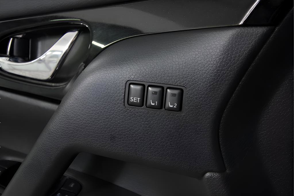 Used 2022 Nissan Rogue Sport SV w/ Technology Package image 11