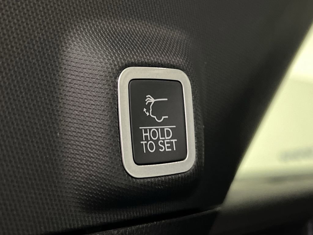 New 2025 Jeep Grand Cherokee Limited image 9