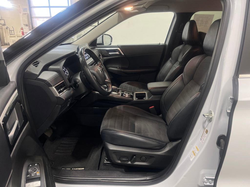 Used 2024 Mitsubishi Outlander SE image 21
