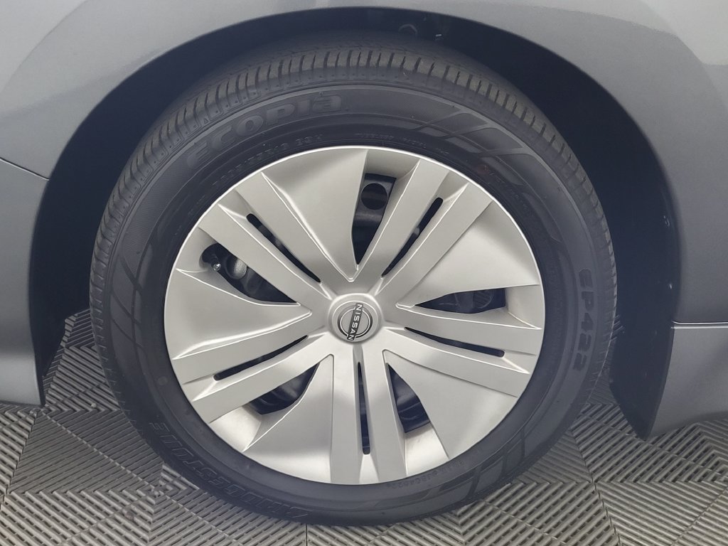 Used 2025 Nissan Leaf S FWD image 9