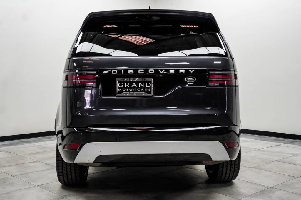 Used 2023 Land Rover Discovery Metropolitan Edition AWD/4WD image 9