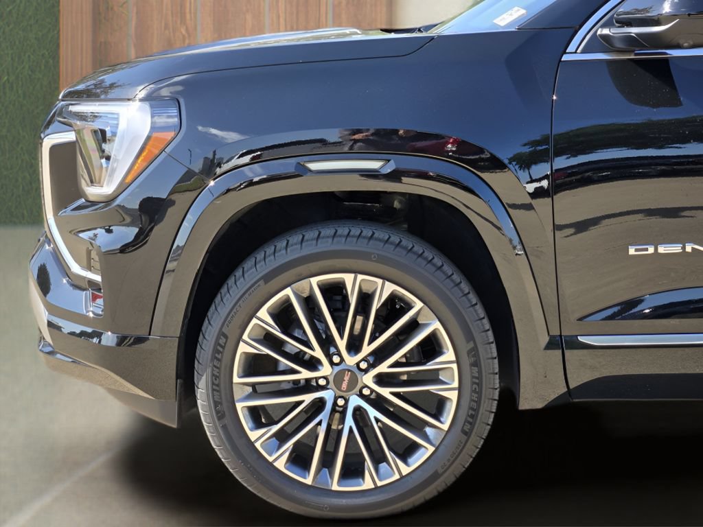Used 2026 GMC Terrain Denali w/ LPO, Floor Liner Package AWD/4WD image 10