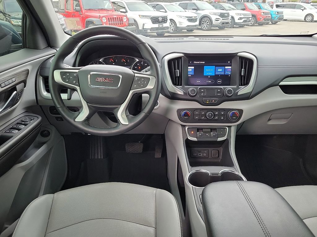 Used 2024 GMC Terrain SLT w/ Tech Package image 10