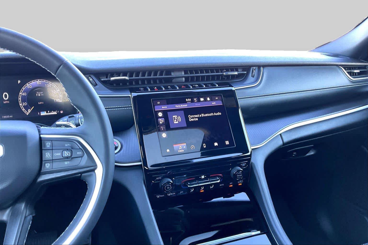 Used 2024 Jeep Grand Cherokee L Laredo RWD image 7
