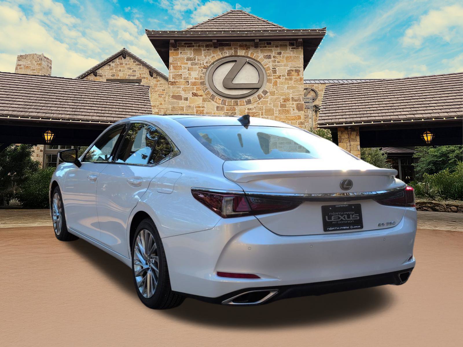 Used 2022 Lexus ES 350 Ultra Luxury w/ Accessory Package 2 FWD image 3