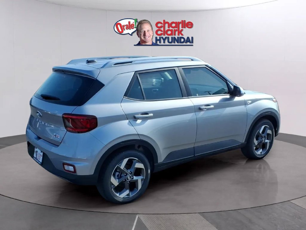 New 2026 Hyundai Venue SEL FWD image 5