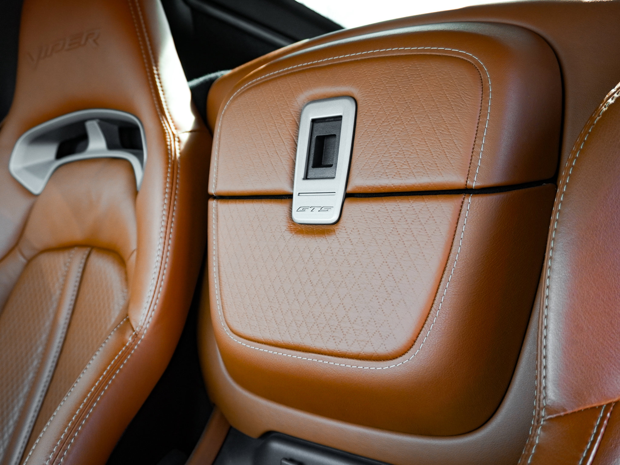 Used 2013 SRT Viper GTS w/ GTS Laguna Interior Pkg image 29