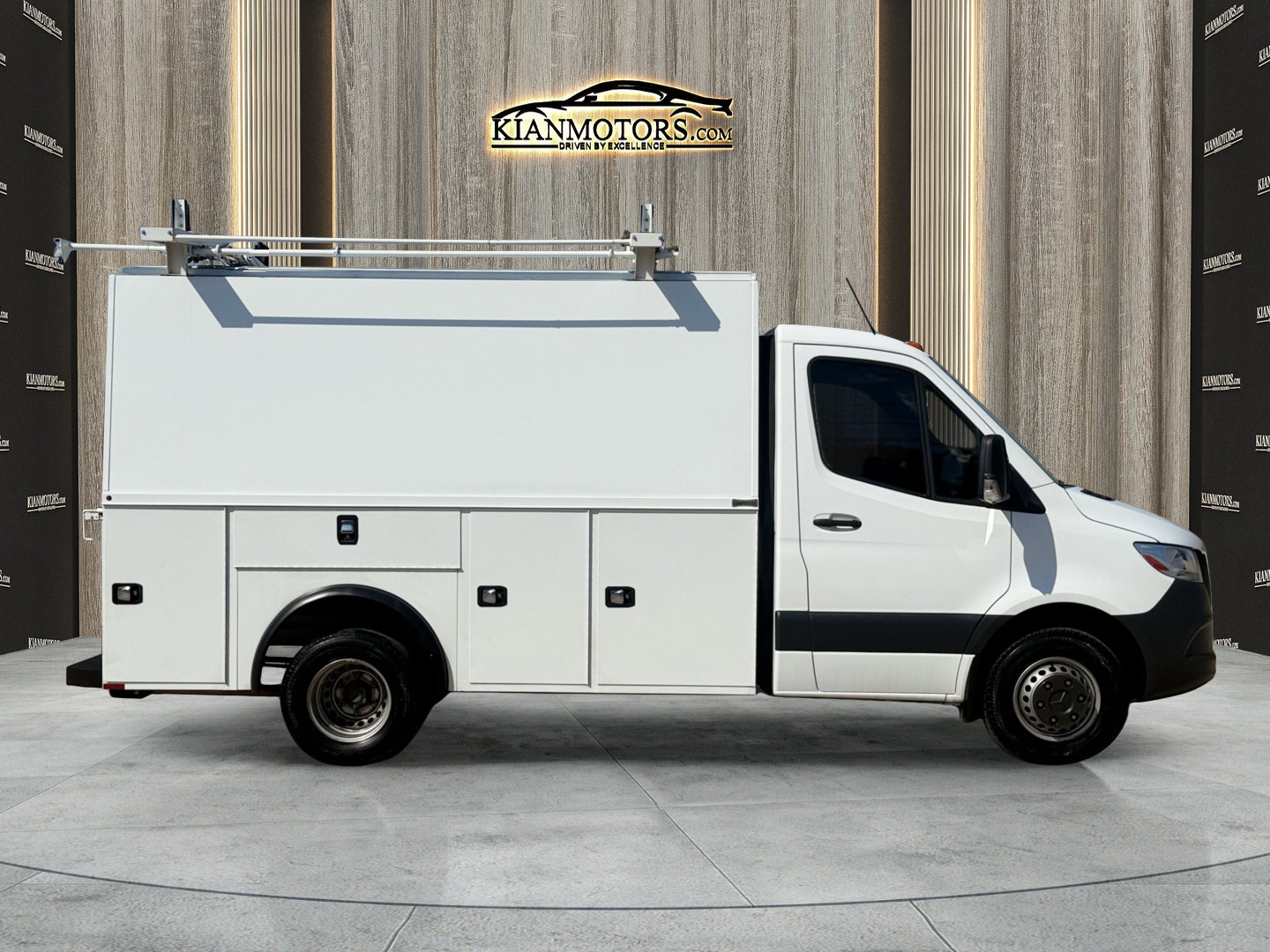 Used 2020 Mercedes-Benz Sprinter 3500 w/ Premium Package image 9