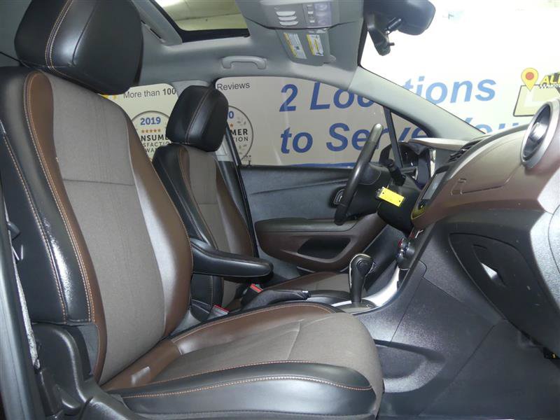 Used 2016 Chevrolet Trax LT w/ LT Sun and Sound Package AWD/4WD image 8