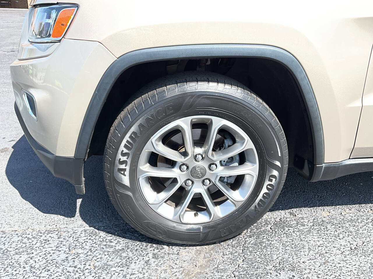 Used 2015 Jeep Grand Cherokee Limited image 39