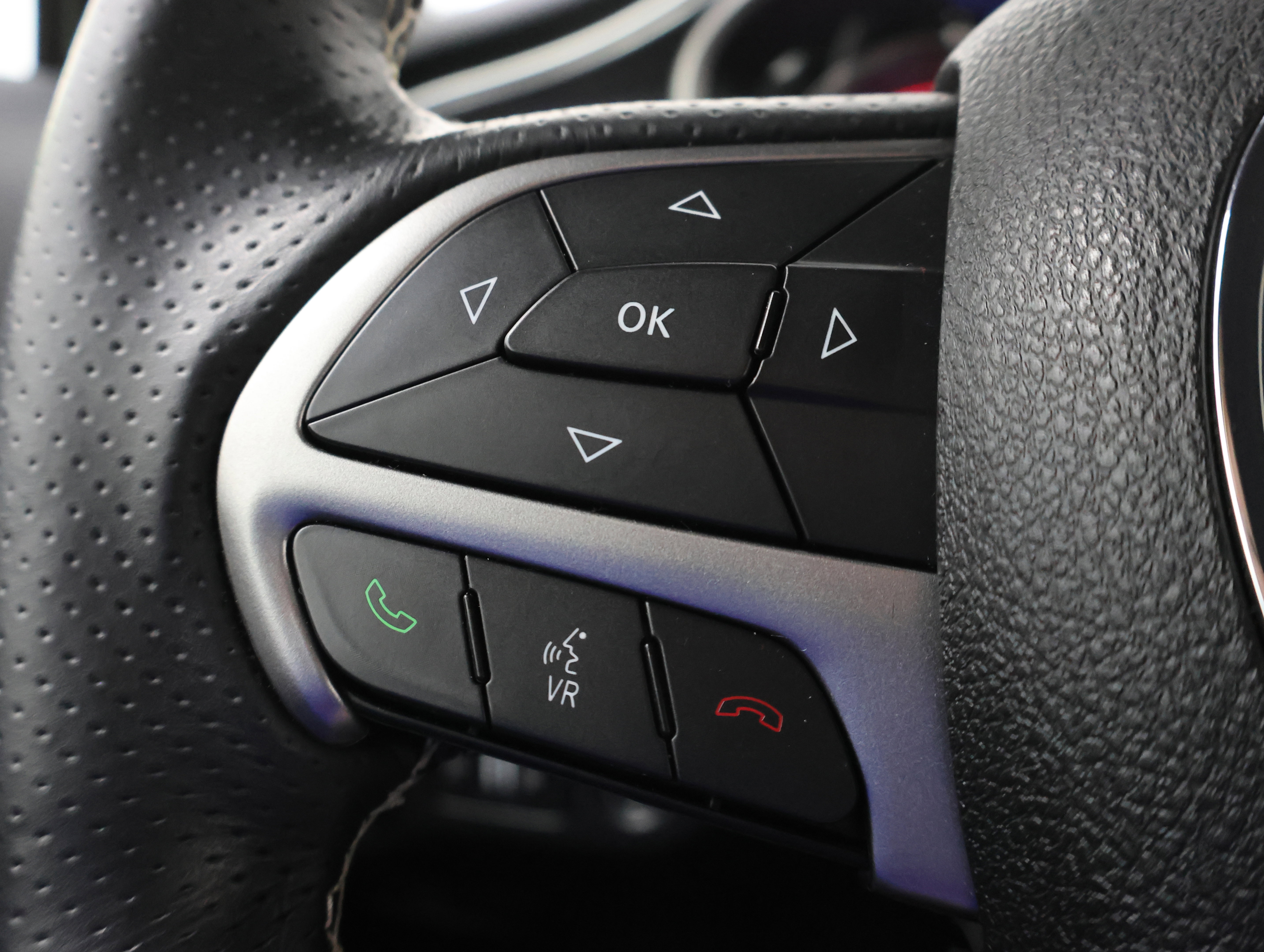 Used 2015 Dodge Challenger SRT Hellcat image 15
