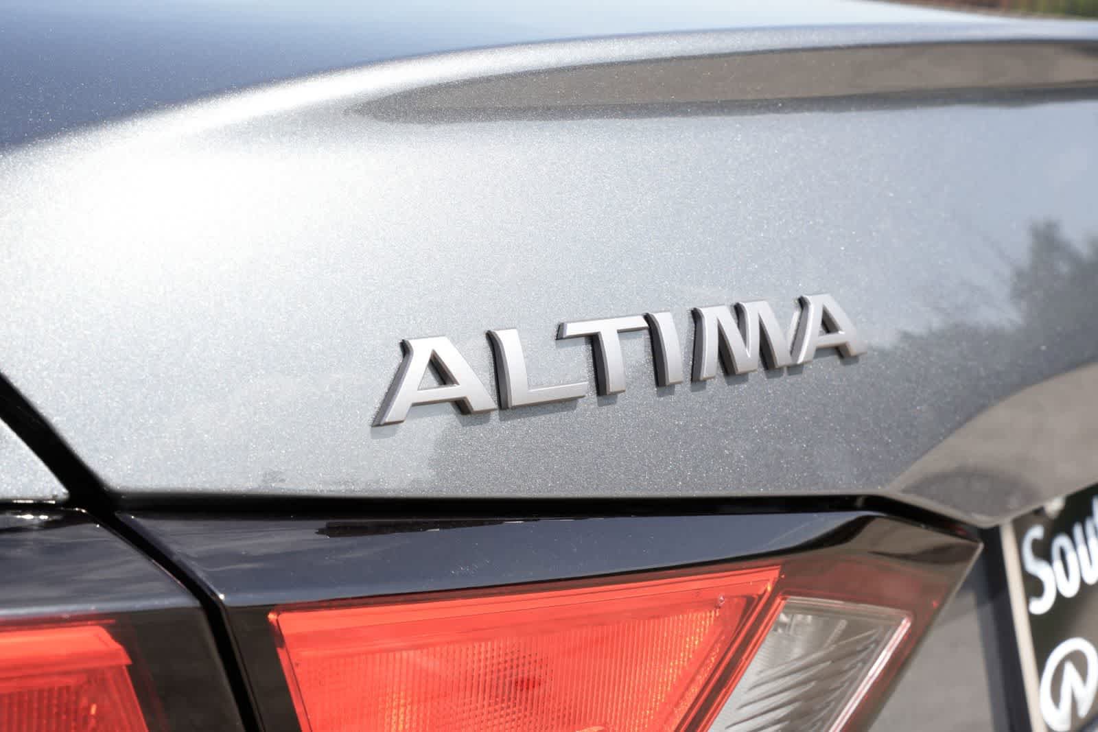 Used 2024 Nissan Altima 2.5 SV FWD image 17