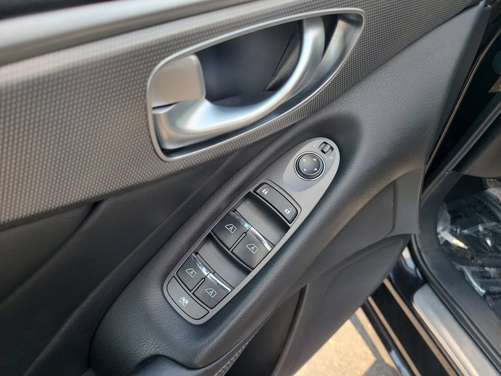 Used 2015 INFINITI Q50 AWD w/ Navigation Package image 18