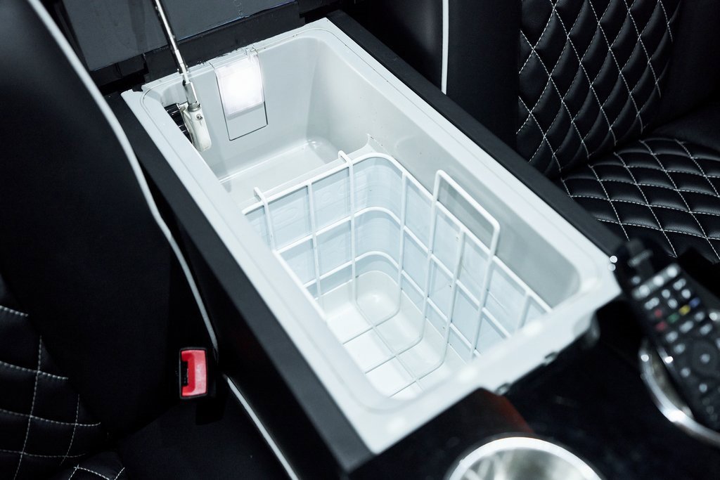 Used 2017 Mercedes-Benz Sprinter 3500 image 63