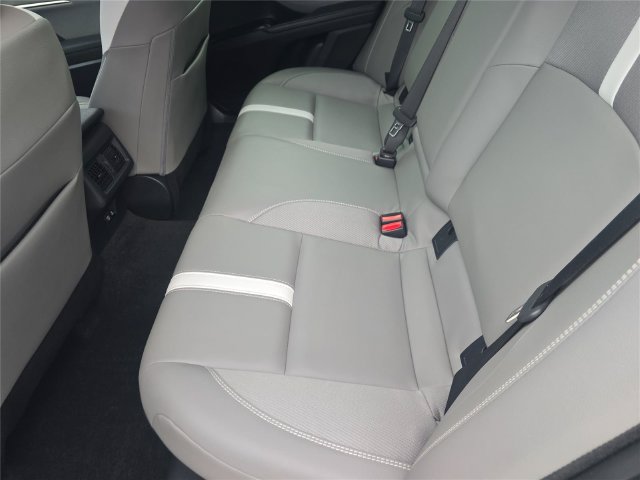 Used 2025 Toyota Camry SE w/ Convenience Package FWD image 13