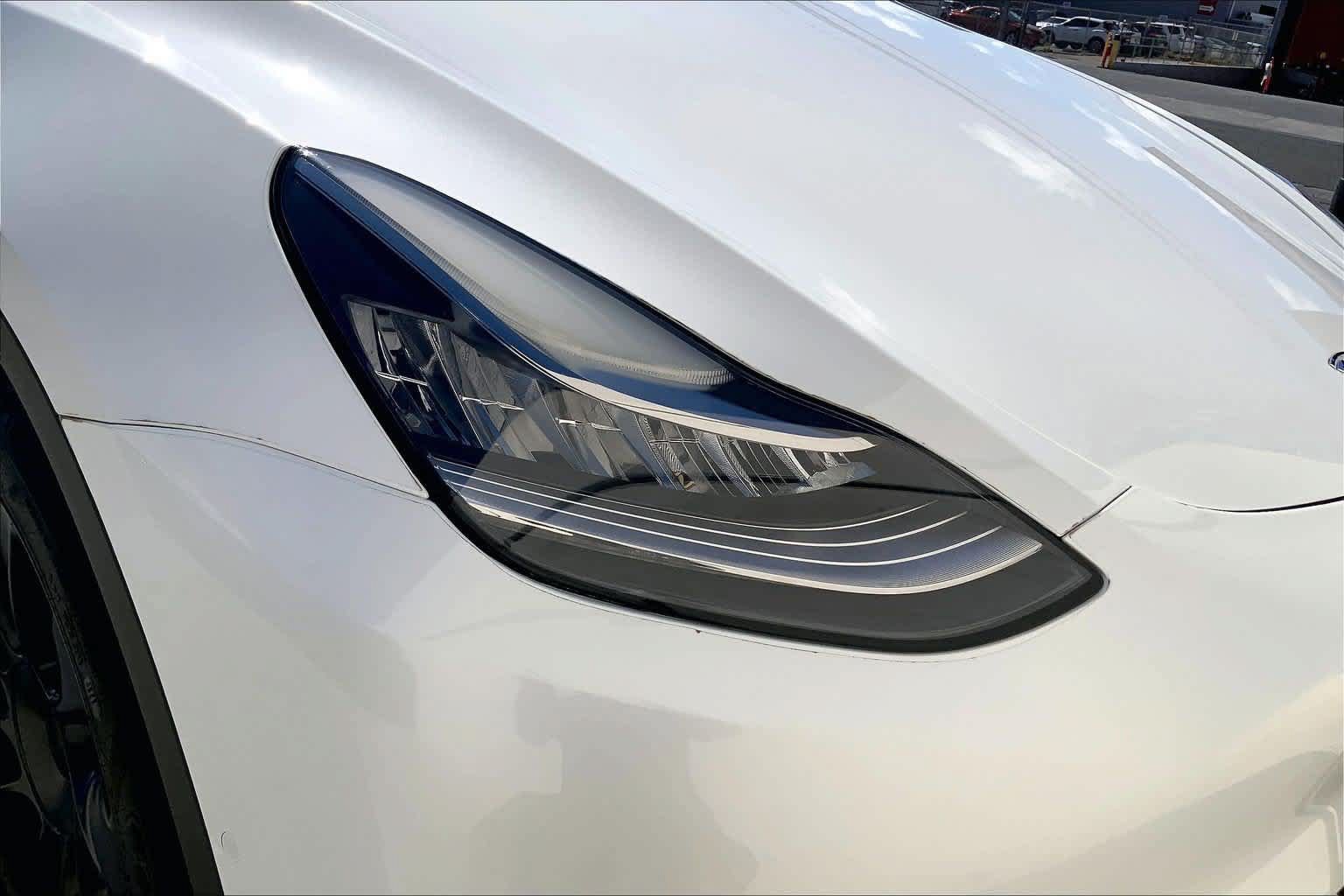 Used 2021 Tesla Model Y Long Range AWD/4WD image 31