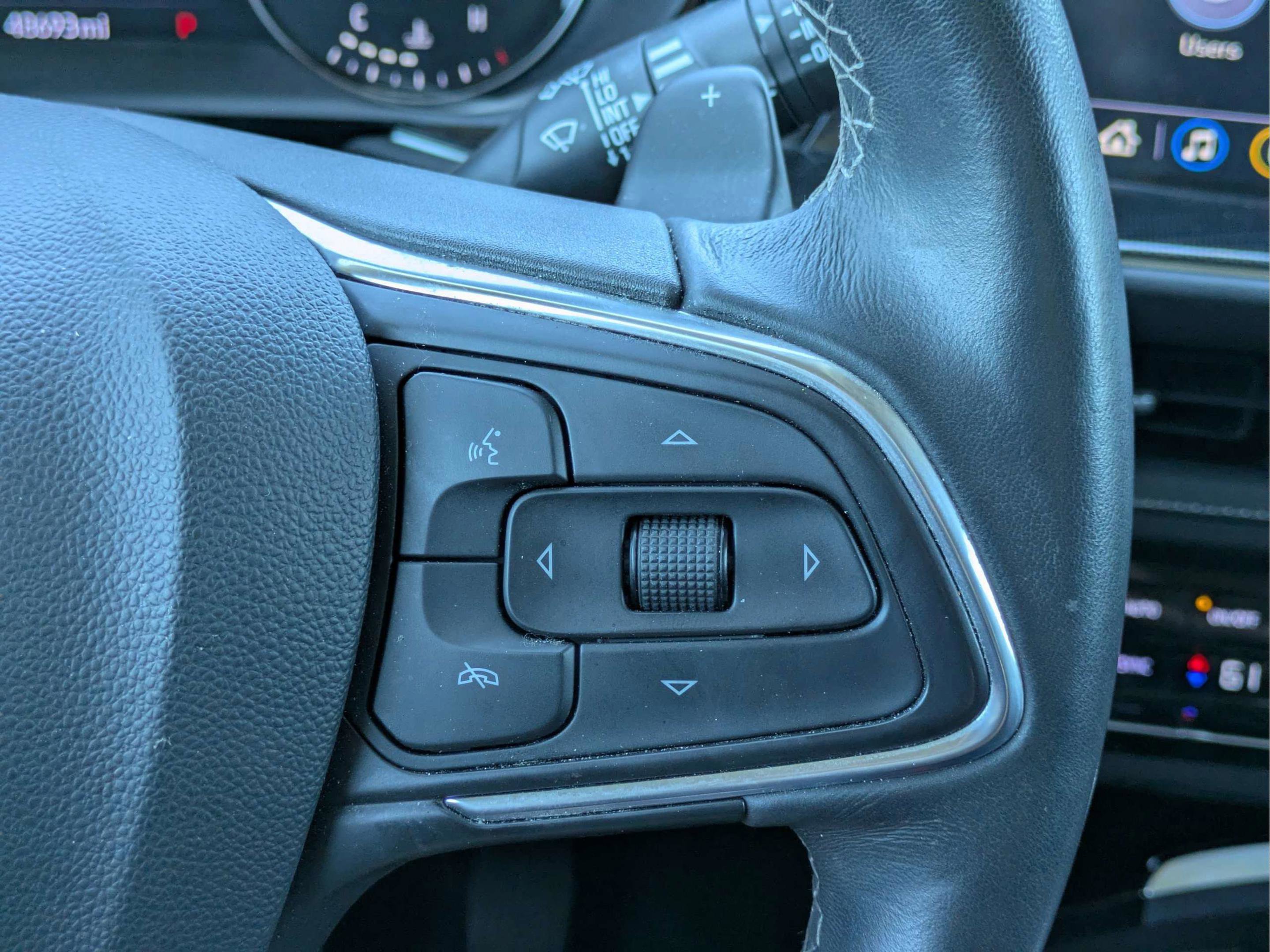 Used 2021 Buick Envision Essence w/ Technology Package I FWD image 27