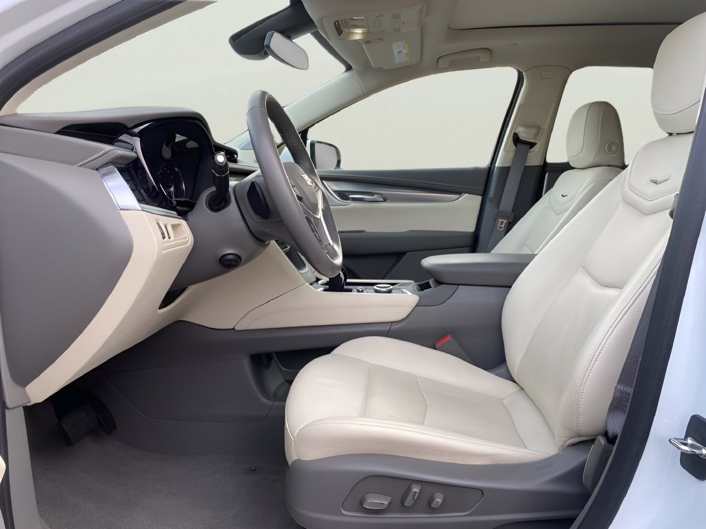 Certified 2024 Cadillac XT5 Premium Luxury AWD/4WD image 13