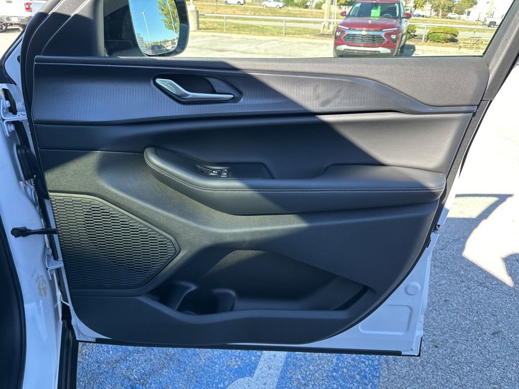 New 2025 Jeep Grand Cherokee Altitude AWD/4WD image 52