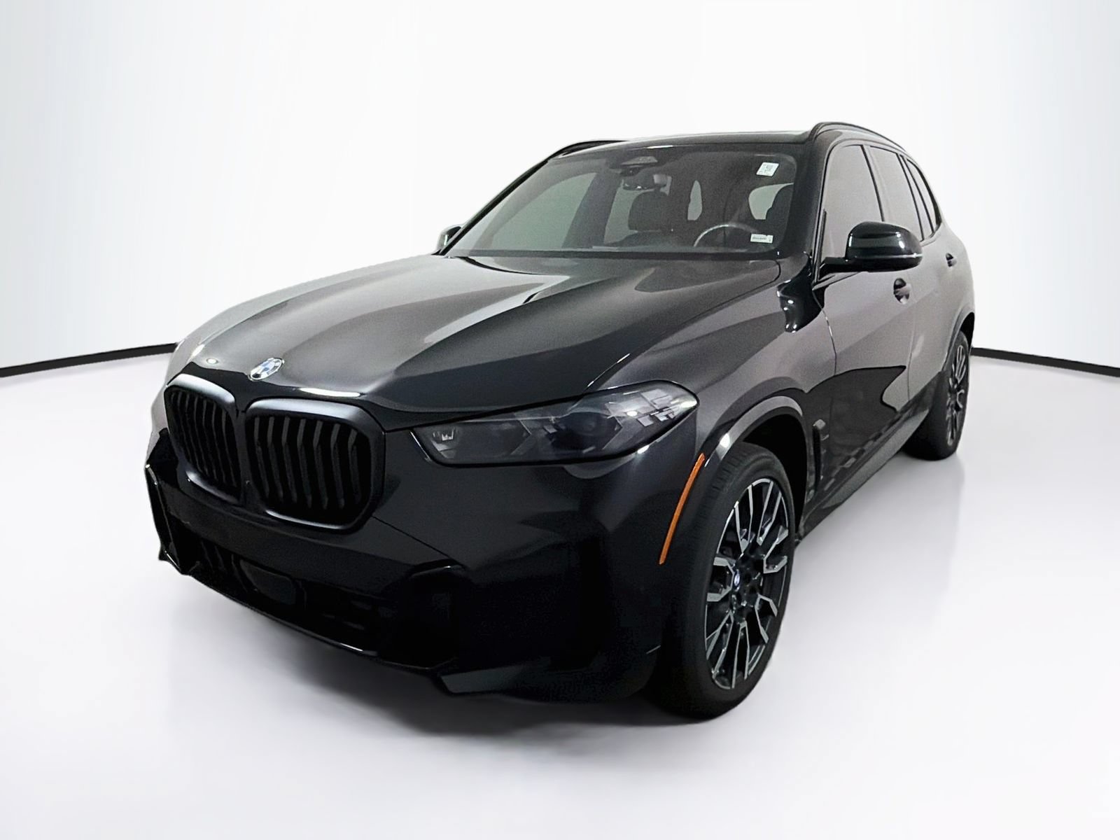Used 2024 BMW X5 xDrive40i w/ M Sport Package AWD/4WD image 3