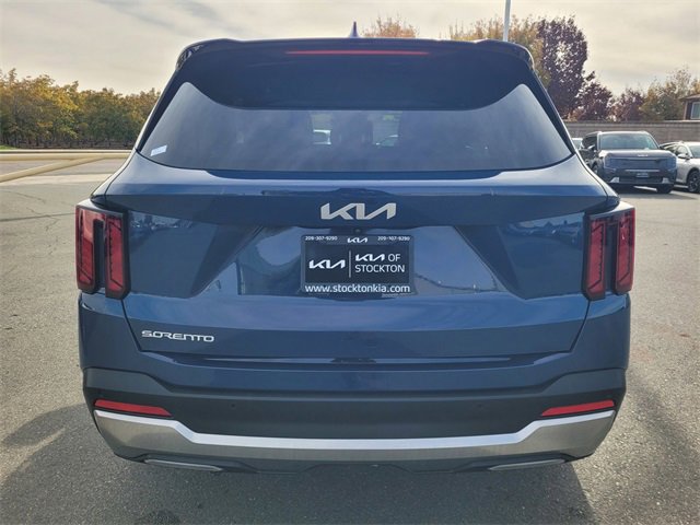 Used 2024 Kia Sorento S w/ Panoramic Sunroof Package image 5