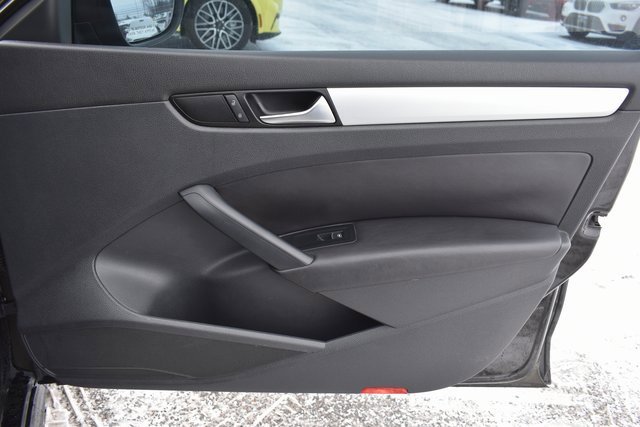 Used 2012 Volkswagen Passat TDI SE image 40