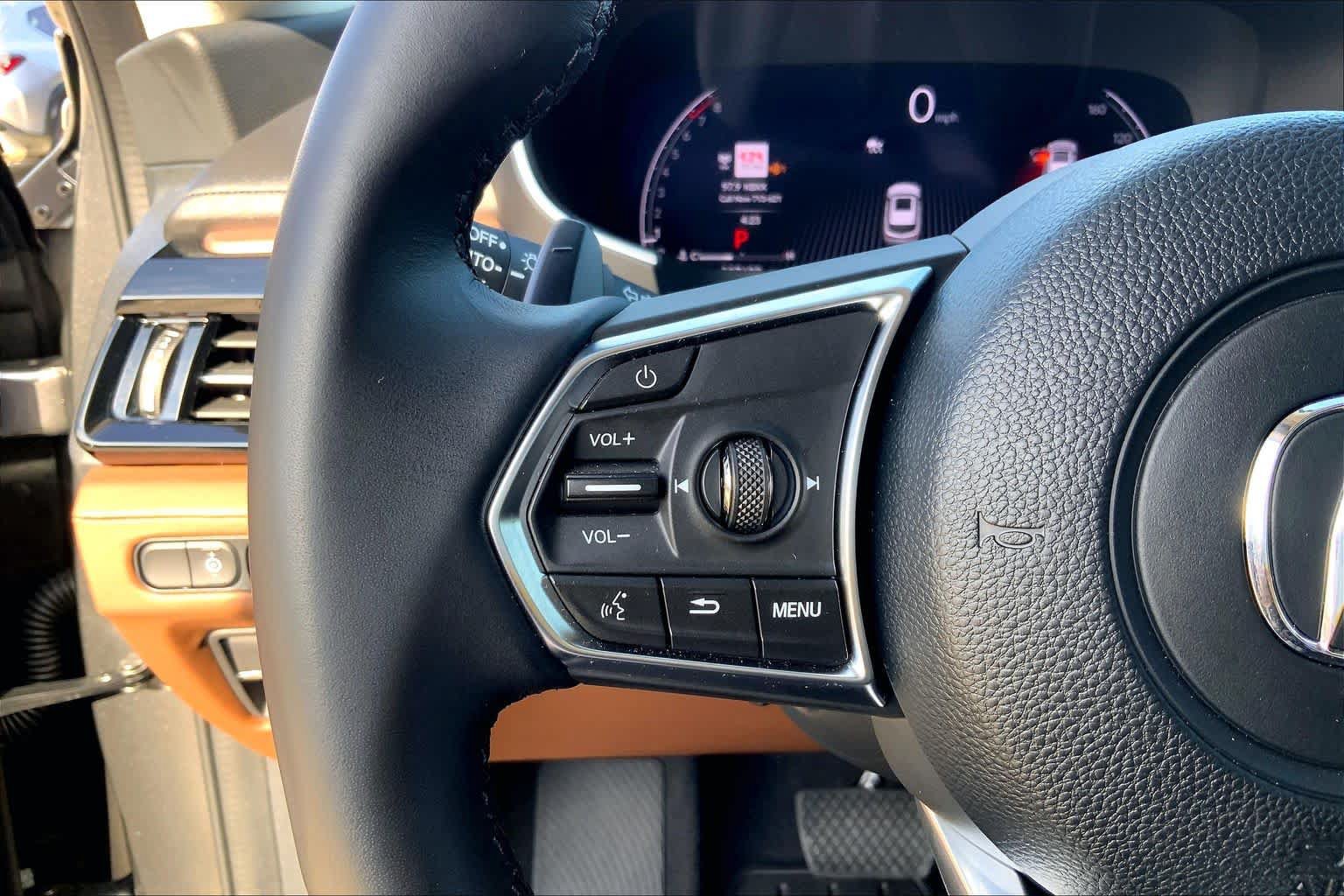 Used 2025 Acura MDX w/ Technology Package FWD image 24